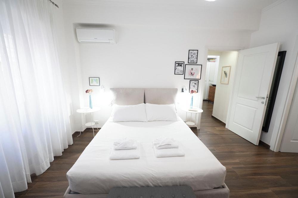 Lovely Design Apartment With Balcony - Tap to explore photos