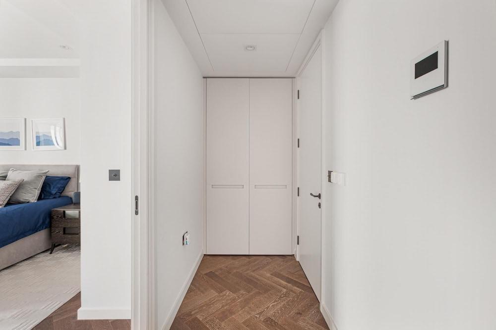 Battersea Power Station Flat With River Views - Tap to explore photos