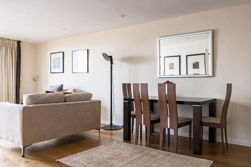 River View 2-bed 2-bath Apartment - Tap to explore photos