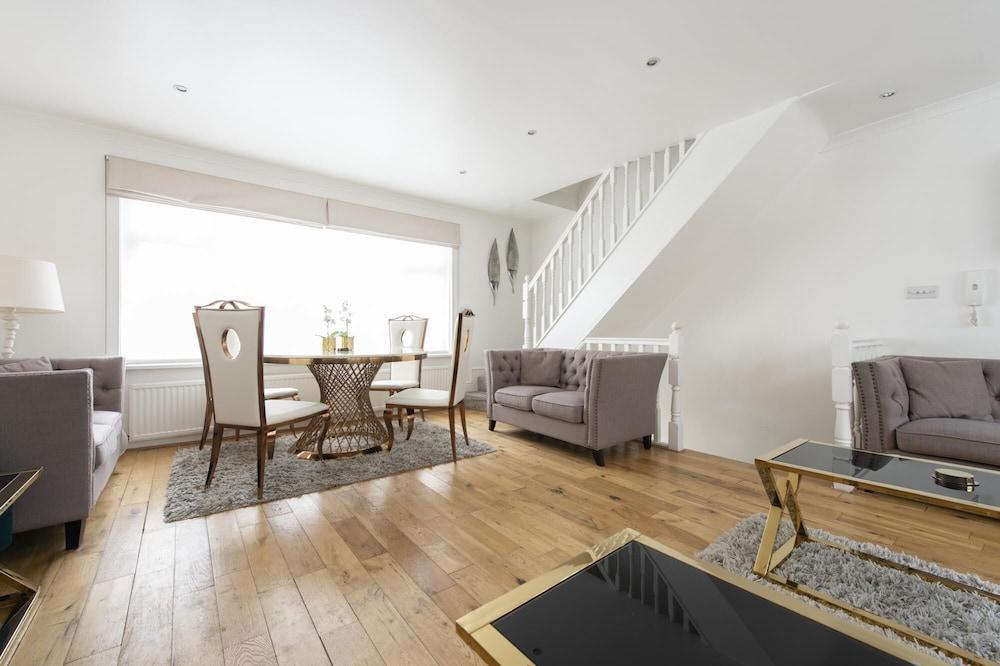 Mayfair Haven in London - Tap to explore photos