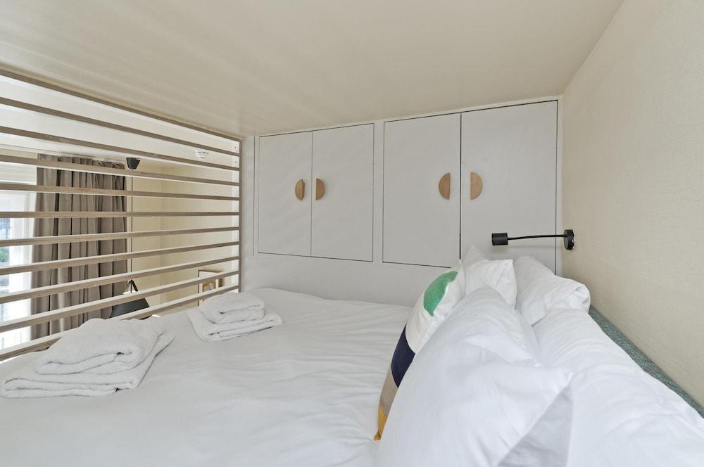 Bright Mezzanine Apartment Near Camden Lock - Tap to explore photos