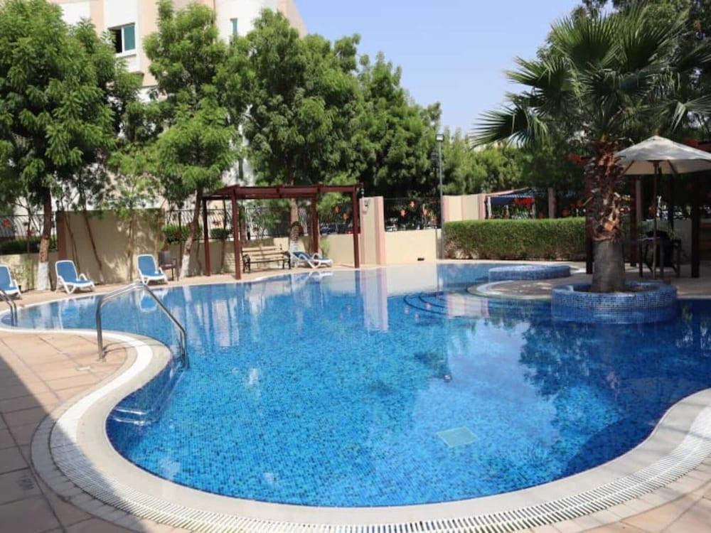 Lovely Studio With Balcony And Free Parking - Tap to explore photos