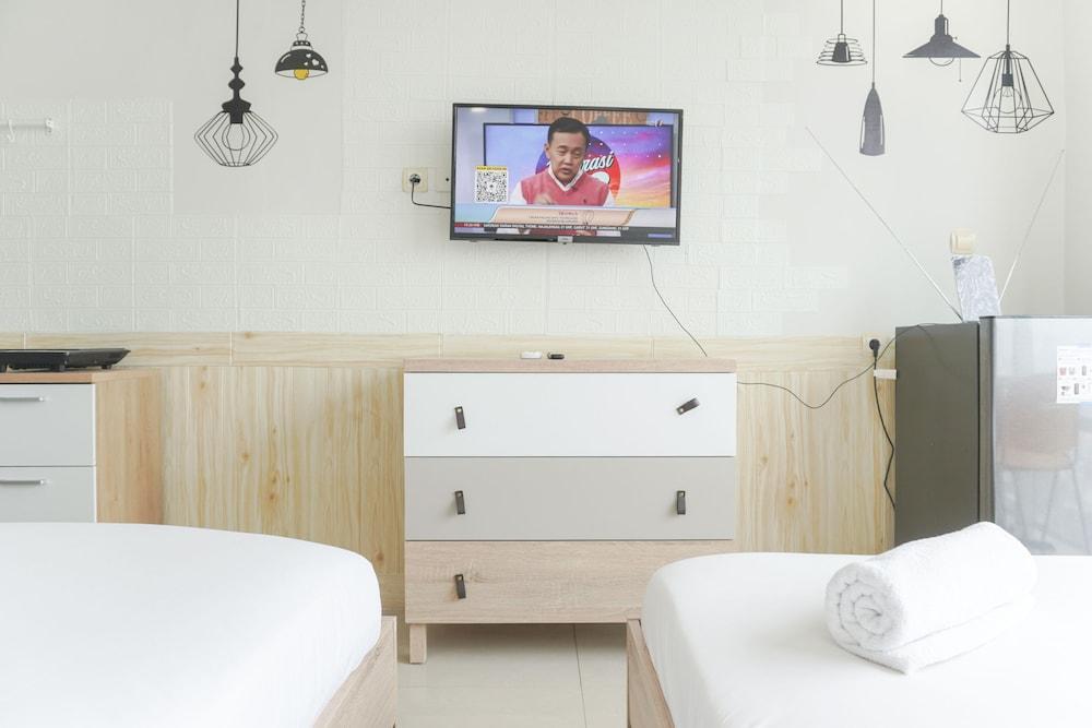 Comfortable Studio At Harco Mangga Besar Apartment - Tap to explore photos