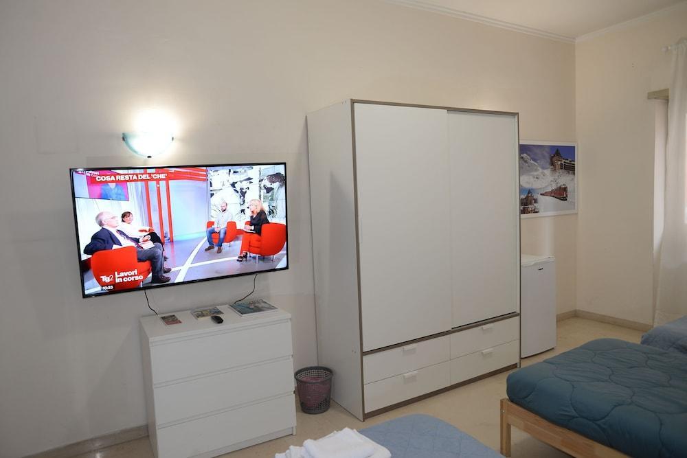 Room in Guest Room - Emilio Home Triple Room in our Cozy and Comfortable Establishment - Tap to explore photos