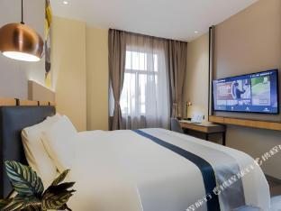 Rujia Business Travel Hotel (No.350 South Shanxi Road Huangpu District/471 East Beijing Road - Tap to explore photos