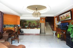 Hongxing Business Hotel - Tap to explore photos