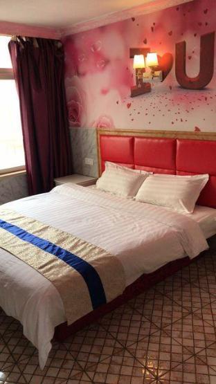 Yifan Hotel - Tap to explore photos