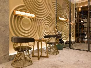 Yilong Anyun Hotel (Shanghai Lujiazui Minsheng Road Subway Station)