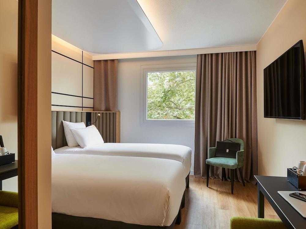 Mercure Paris Nanterre Room Type - Classic Room, 2 Twin Beds