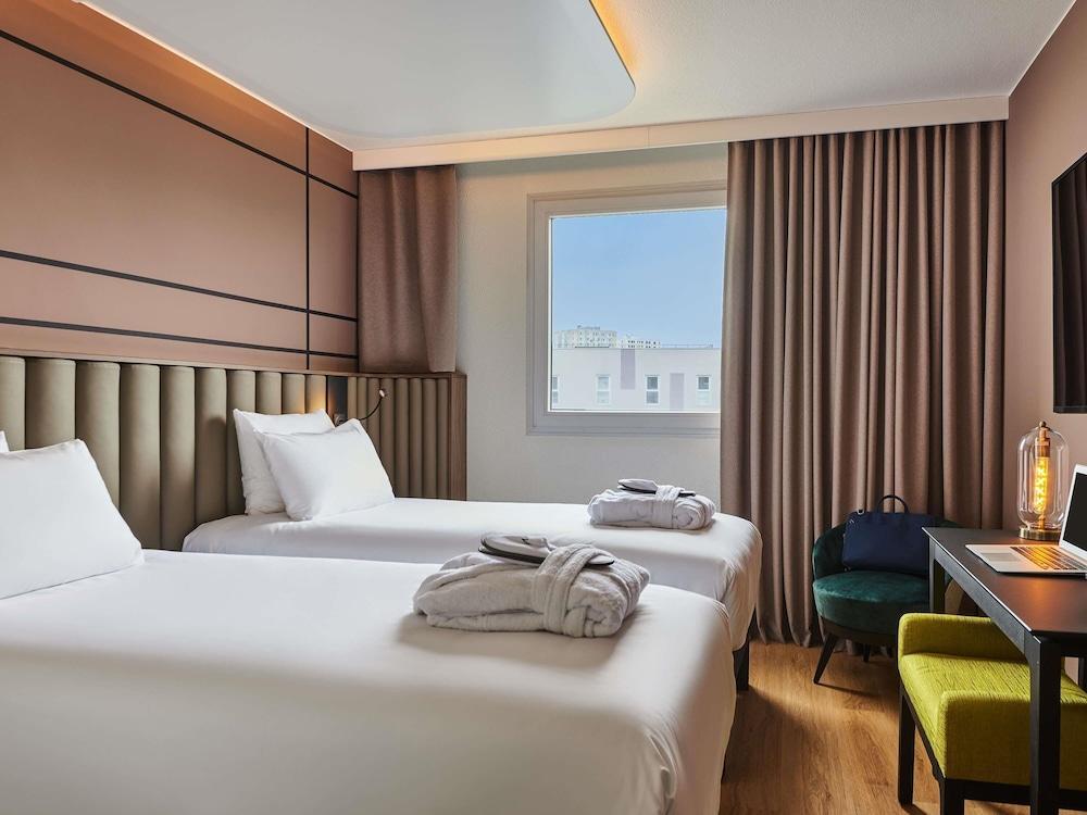 Mercure Paris Nanterre Room Type - Superior Room, 2 Twin Beds