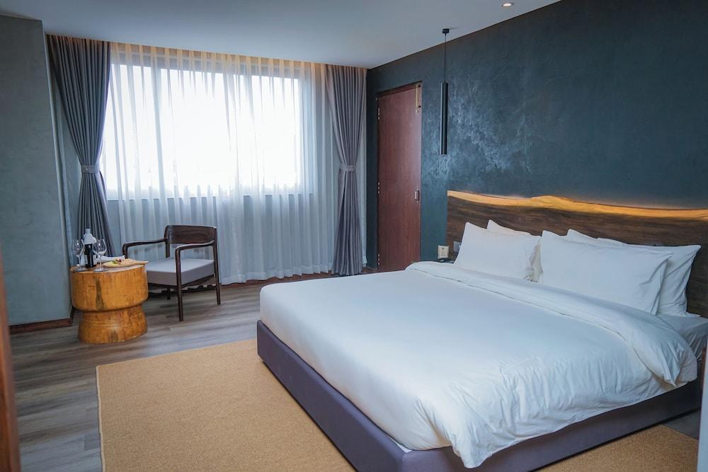 Hotel Barahi Kathmandu Room Type - DELUXE DOUBLE BED ROOM