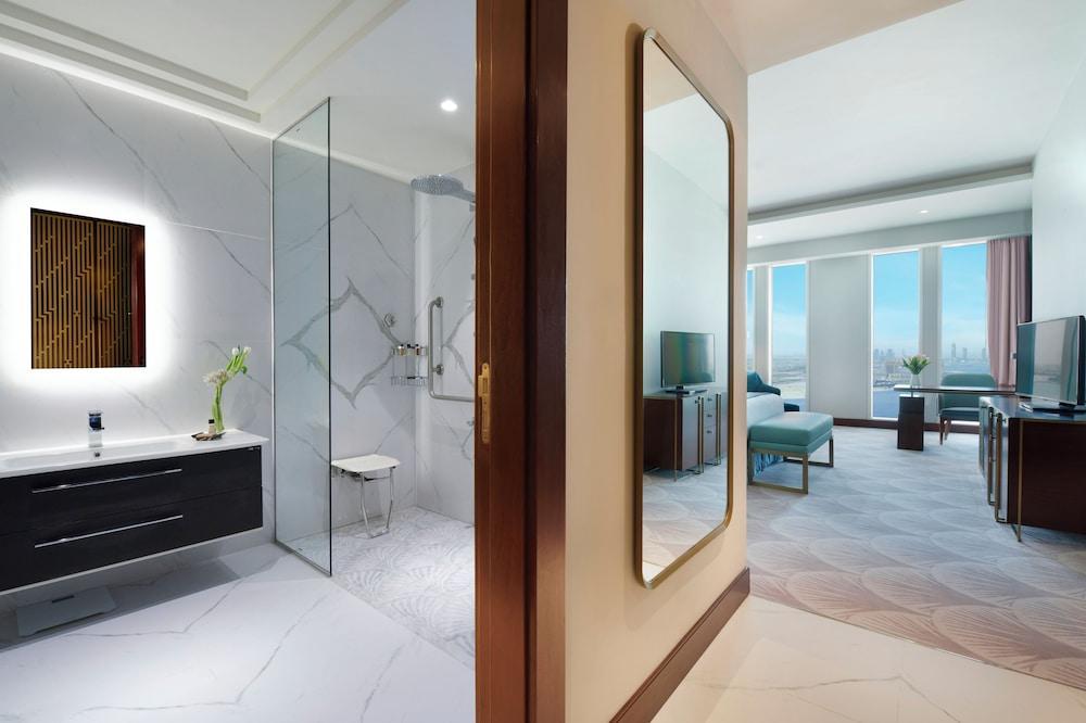 Wyndham Grand Doha West Bay Beach Room Type - Superior King Room - Accessible