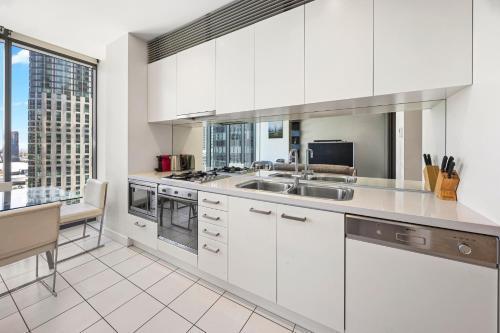 Luxury designer suite in most prestigious location in Melbourne - Tap to explore photos