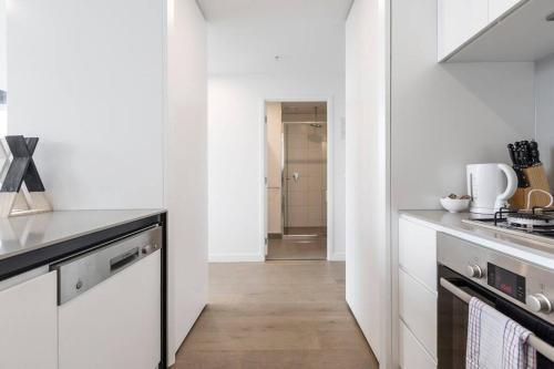 Modern 2 Beds Apartment with Amazing City View - Tap to explore photos