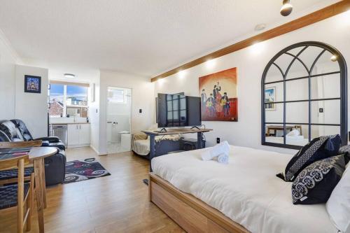 Sweet 1BR Studio In St Kilda - Tap to explore photos