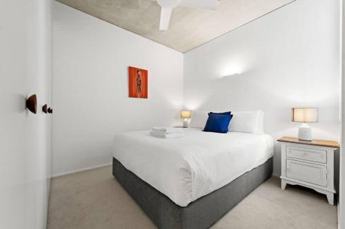 Premium Bondi Beach 2 Bedroom with Beach view and parking - Tap to explore photos
