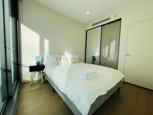 Macquarie Park high level 2bed 2bath with Study Gym & Pool - Tap to explore photos