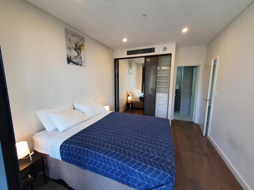 Luxury Loft 3 Bed, 2 Bath, Sleeps 6, Pool, BBQ, No parties Room Type - Three-Bedroom Apartment