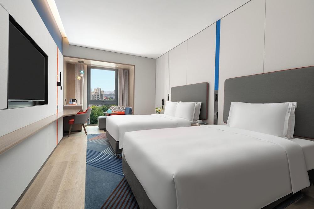 Holiday Inn Express Shanghai Changfeng Park Room Type - Standard Room, Multiple Beds