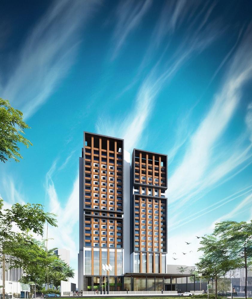 Movenpick Hotel Jakarta City Centre - Tap to explore photos