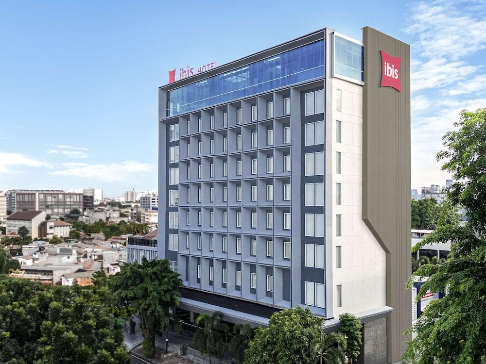 ibis Jakarta Raden Saleh - Tap to explore photos