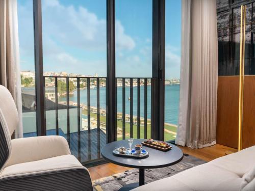 Rixos Tersane Istanbul Room Type - Premium Room Partial Sea View King - Nickelodeon Play Access