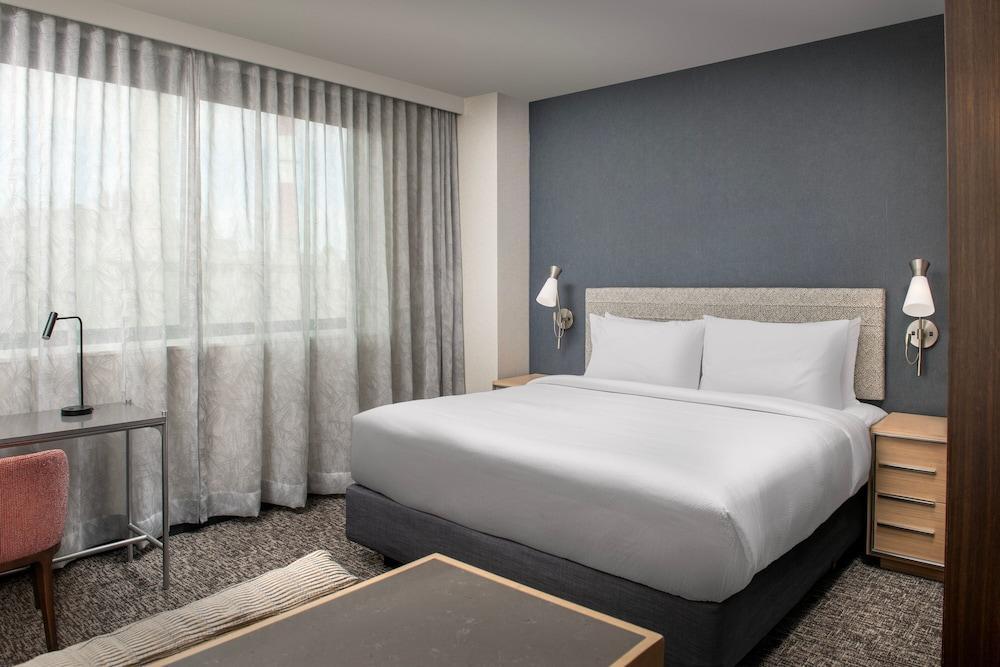 Residence Inn By Marriott New York Queens - Tap to explore photos