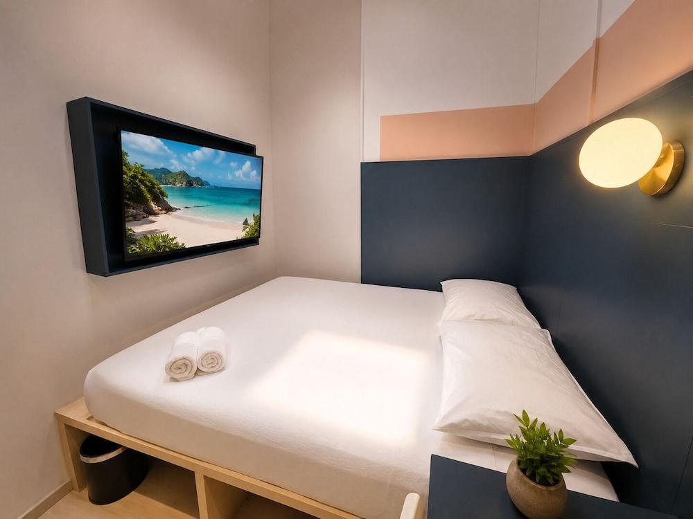 ISA Hotel Amber Road Room Type - Deluxe Room, 1 Queen Bed