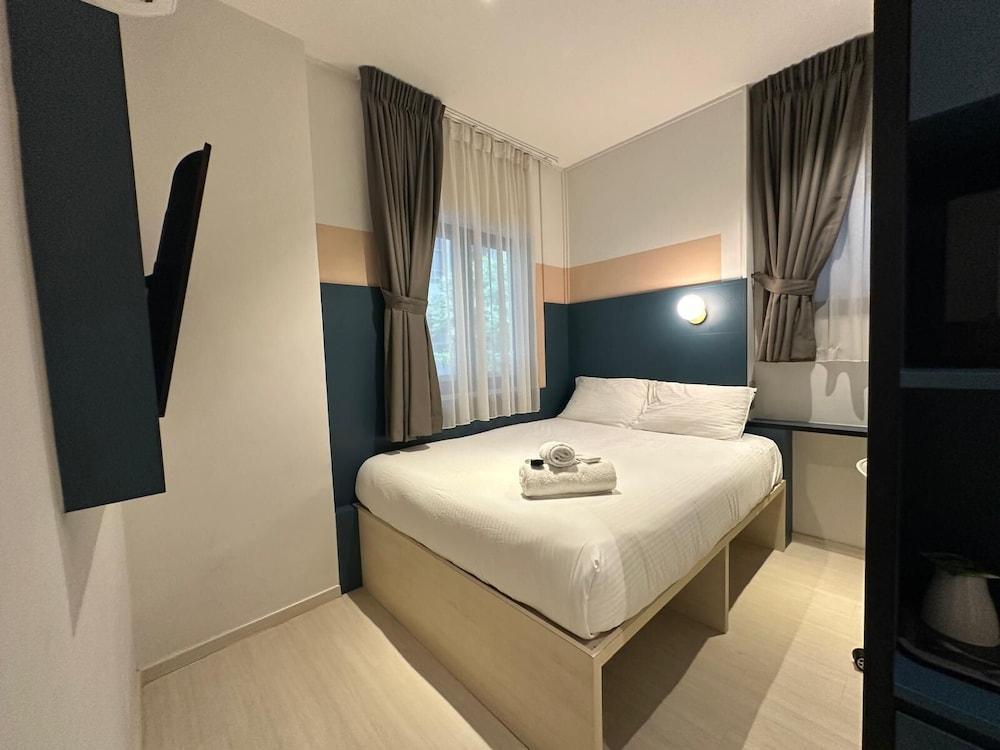 ISA Hotel Amber Road Room Type - Deluxe Room, 1 Queen Bed