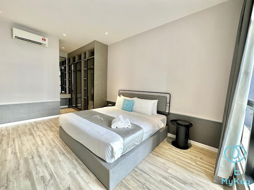 Millerz Square by Mykey Room Type - 1 bedroom Suites with bathtub