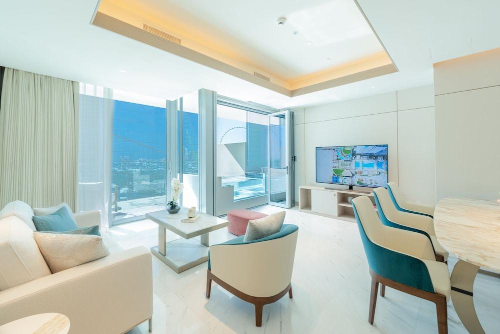 FIVE LUXE Room Type - 2 Bedroom Skyline Suite wih Pool FIVE LUXE Room Type - 2 Bedroom Skyline Suite wih Pool