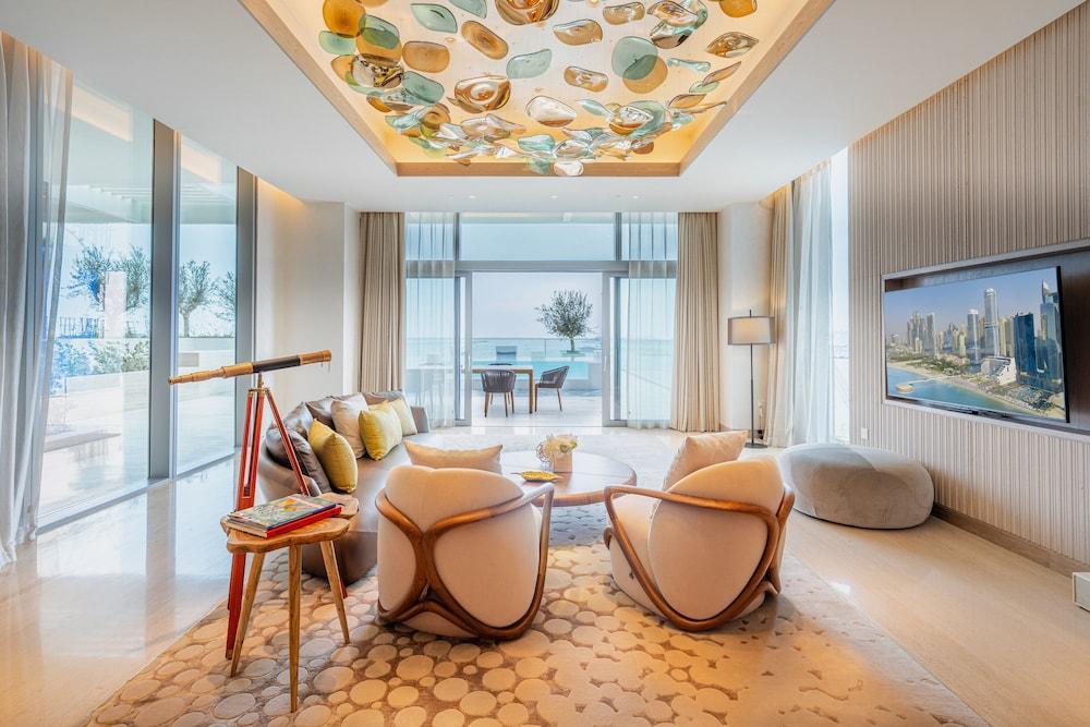FIVE LUXE Room Type - Masterpiece Suite with Pool