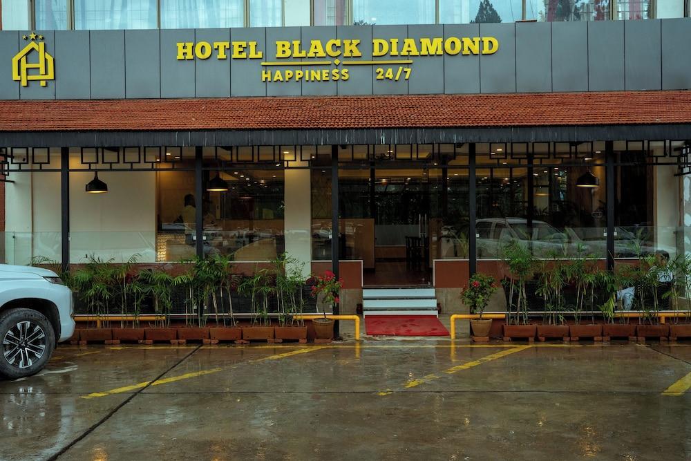 Hotel Black Diamond - Tap to explore photos