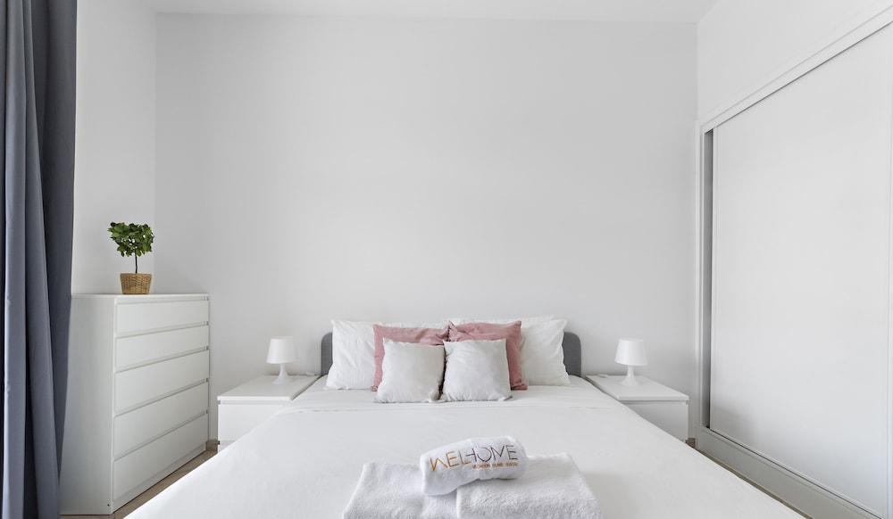 WelHome - Stylish Studio with Park Views in Regent House 2 - Tap to explore photos