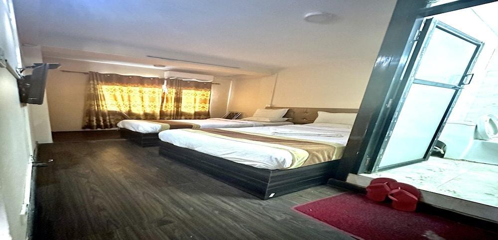 MeroStay 135 New Hotel ATH - Tap to explore photos