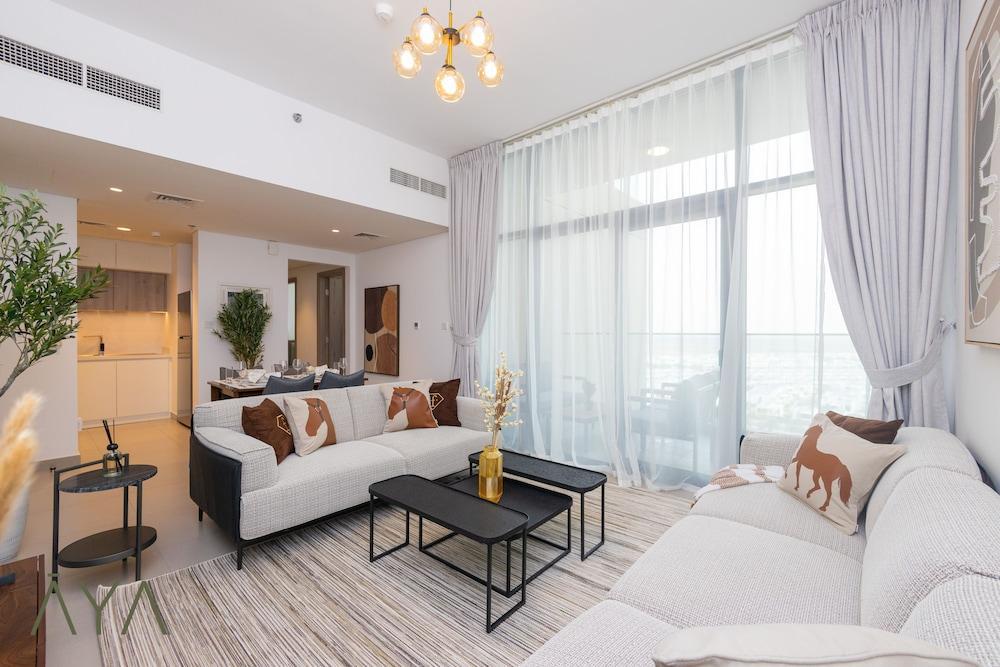 Aya - Beverly Hills 2BR Apartment With Balcony