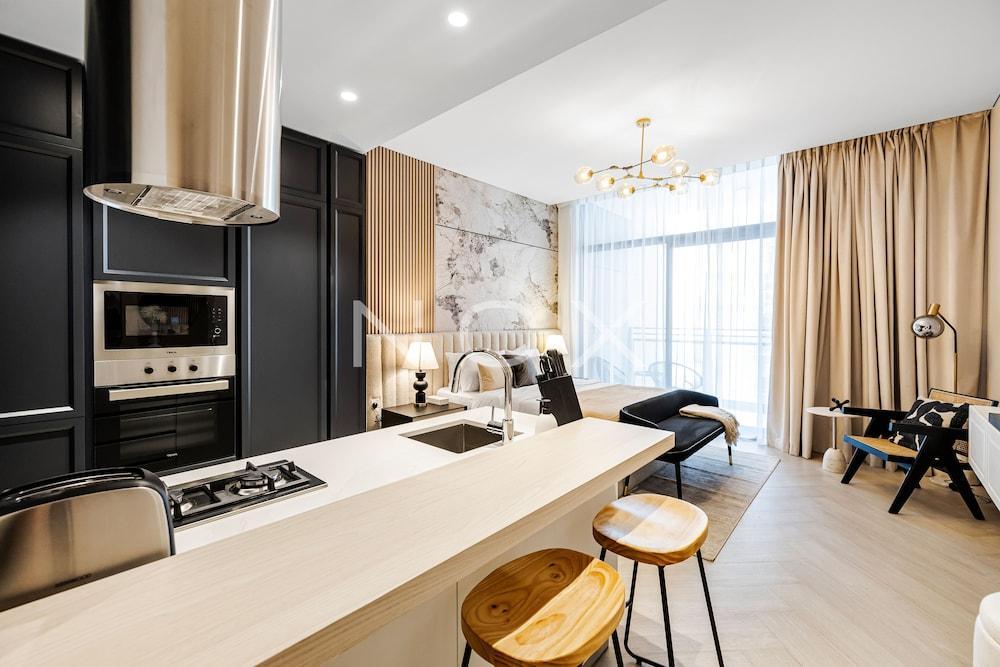 Studio Wilton Park Residences MBR - Tap to explore photos