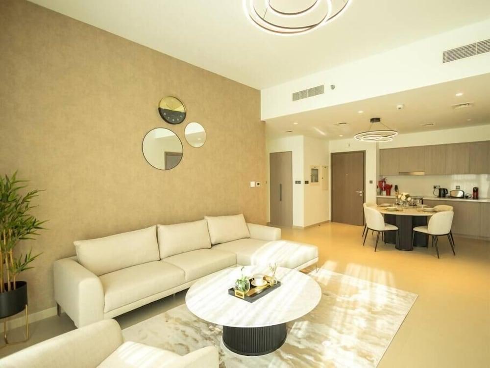 Mh - Downtown Dubai Charm 2-bedroom Ref - 4003 - Tap to explore photos