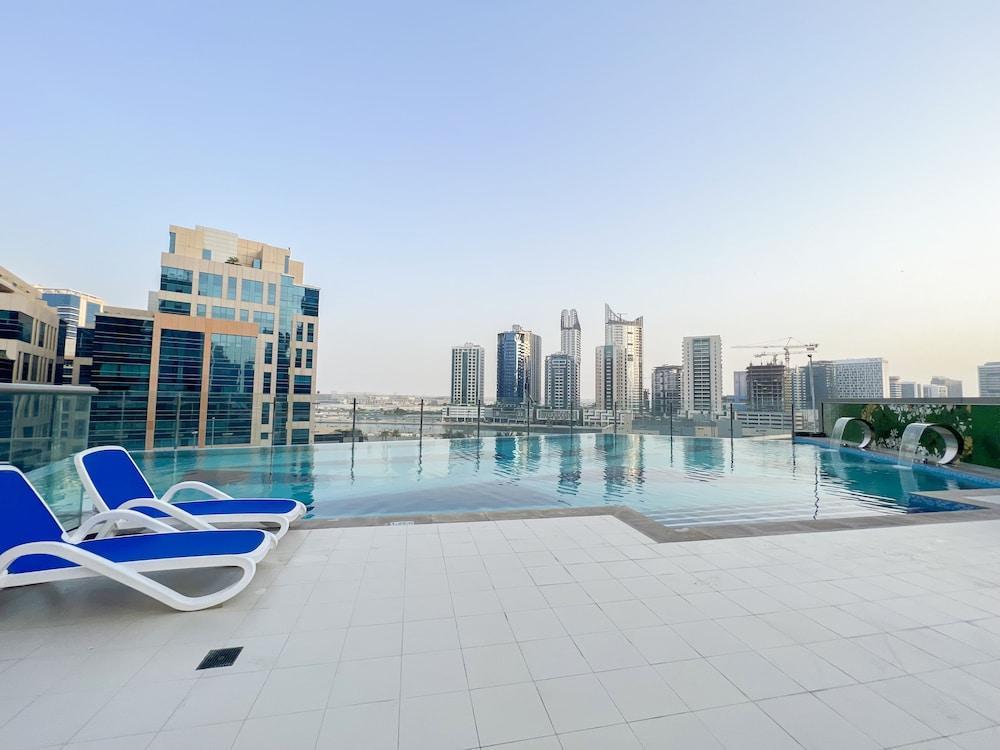 Unforgettable 1BR Burj Khalifa Views - Tap to explore photos