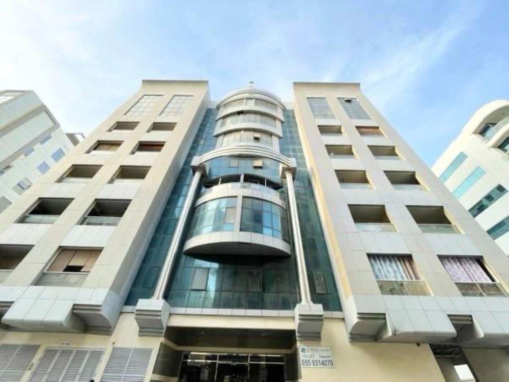 Premier Serviced Hostel - Tap to explore photos