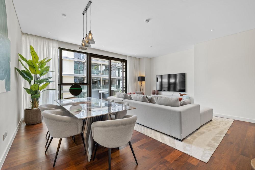 Spacious 2 BR 3rd Floor City Walk Bldg 9 - Tap to explore photos