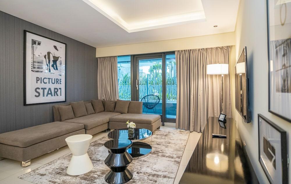 Tanin - Luxurious 2BR Apartment in DAMAC Paramount - Tap to explore photos