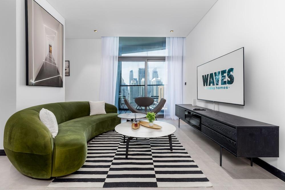 Waves - Urban Retreat Waterfront Elegance at 15 Northside