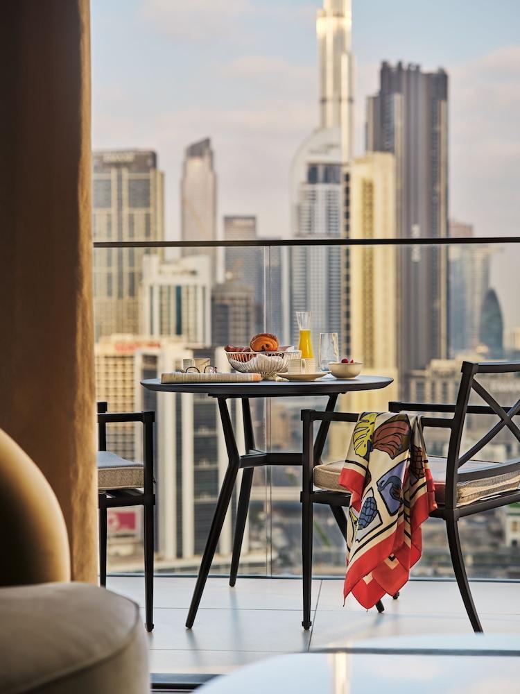 The Lana - Dorchester Collection Room Type - Suite (Marina Sky)