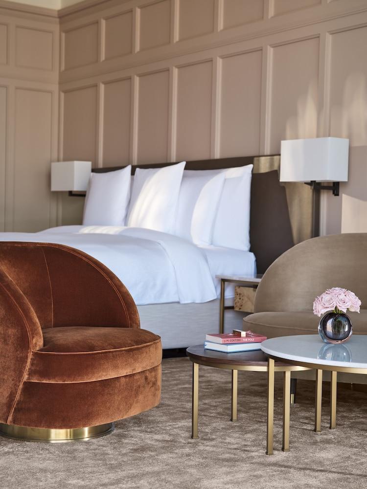 The Lana - Dorchester Collection Room Type - Junior Suite (Marina)
