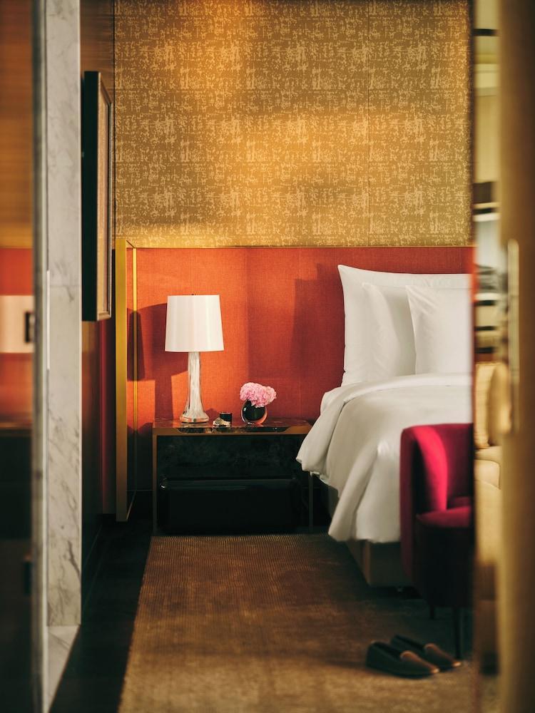 The Lana - Dorchester Collection Room Type - Suite (Lana)