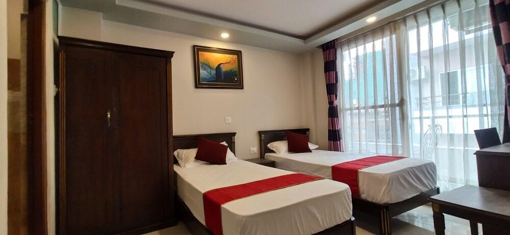 Hotel Pipal Tree - Tap to explore photos