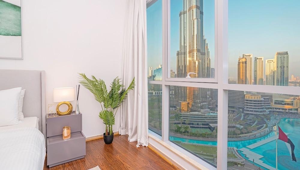 HomesGetaway-The Residences 3BR Downtown - Tap to explore photos