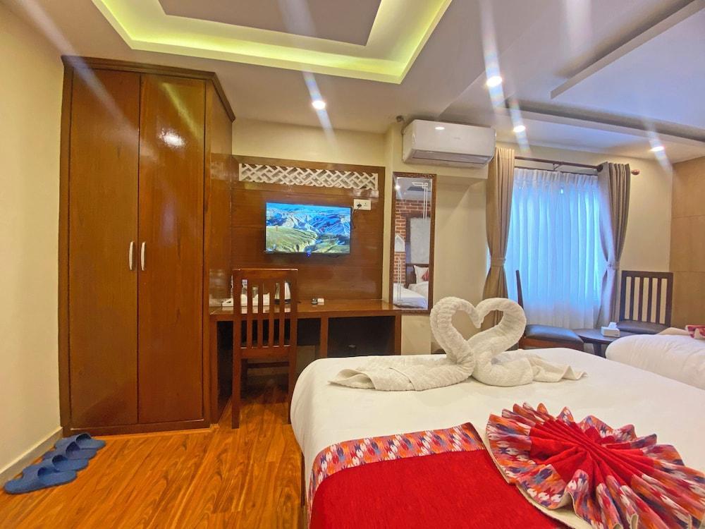 Hotel Malati Room Type - Family Room, City View