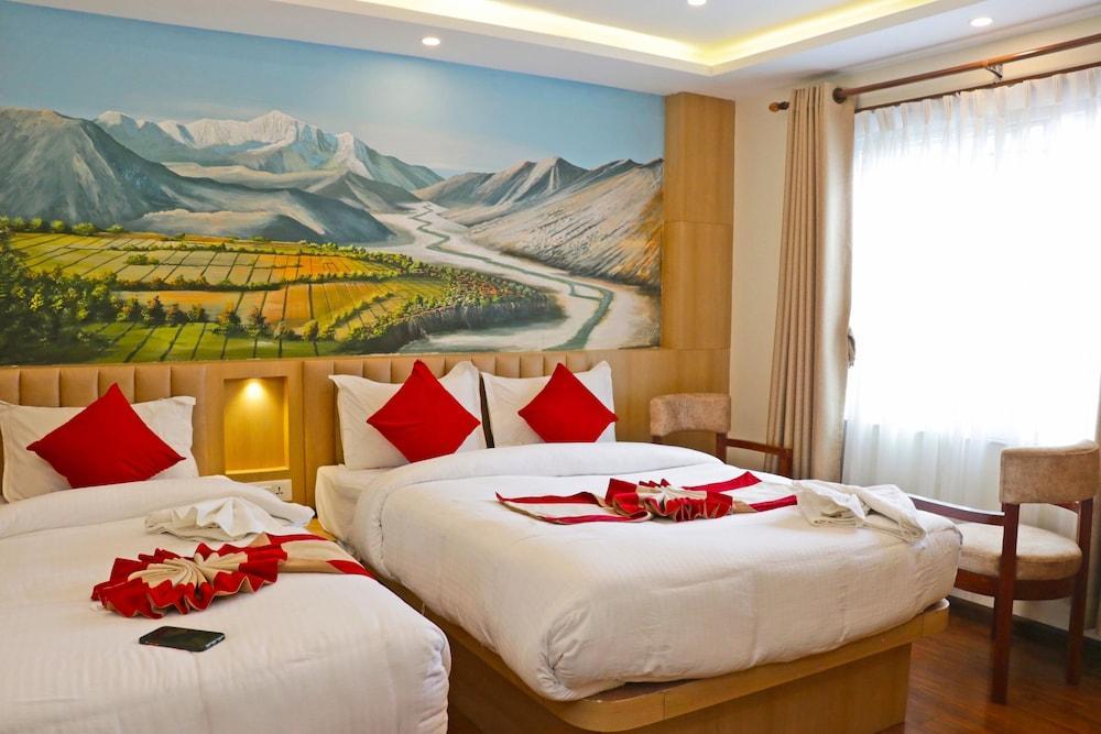 Hotel Malati Room Type - Deluxe Triple Room